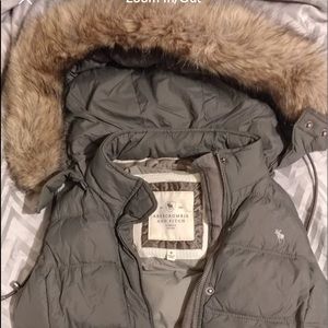 Abercrombie green puffer vest